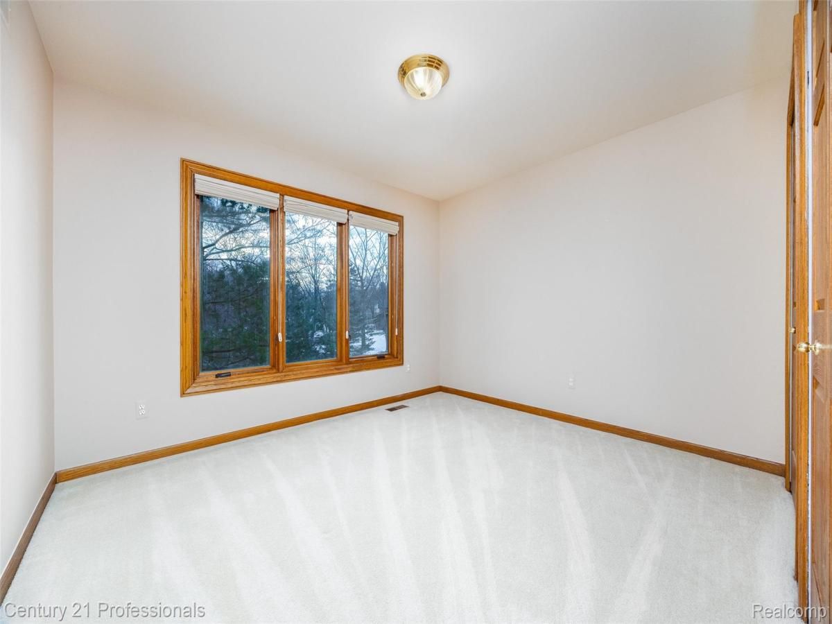 MLS #20251013488 img 0