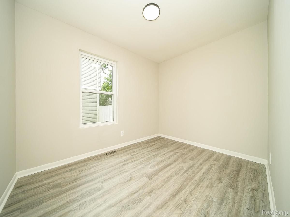 MLS #20251023592 img 0
