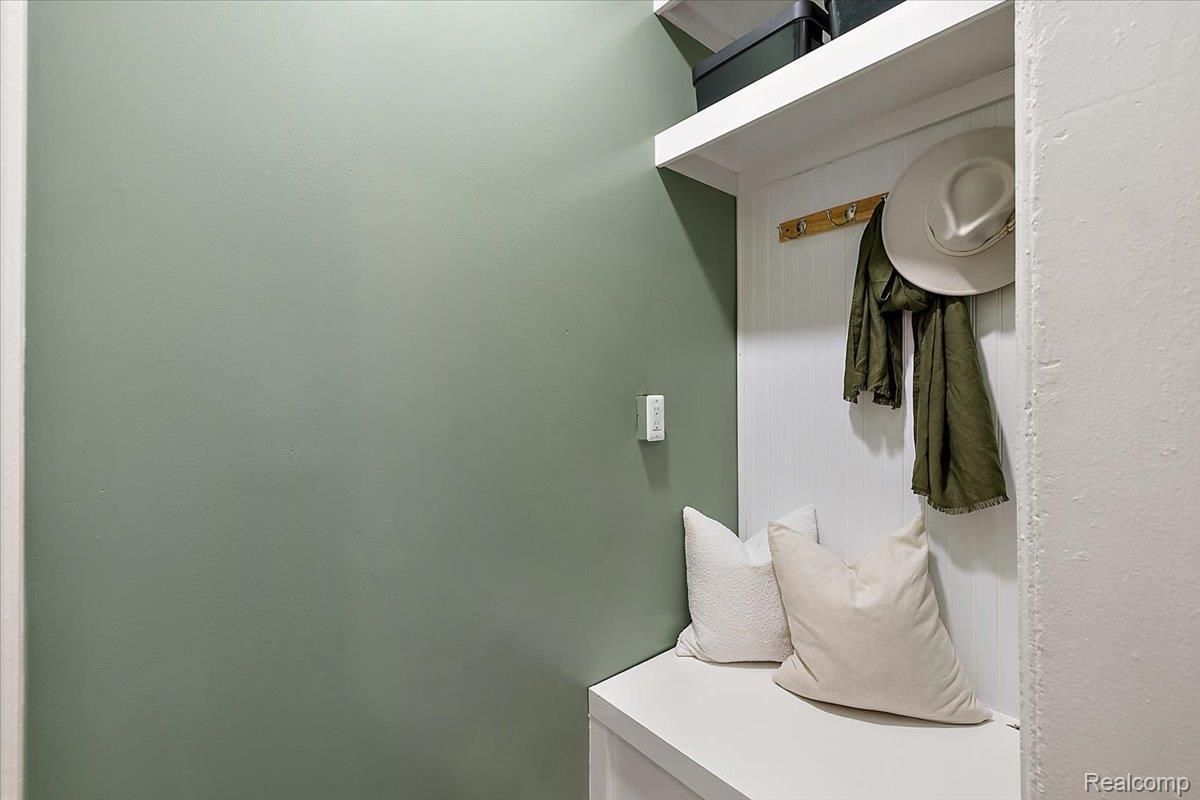 MLS #20251028847 img 0