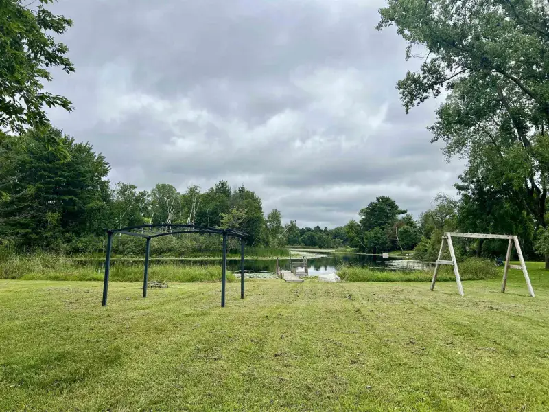 Listing picture for 120 FRONTAGE ROAD in Iola