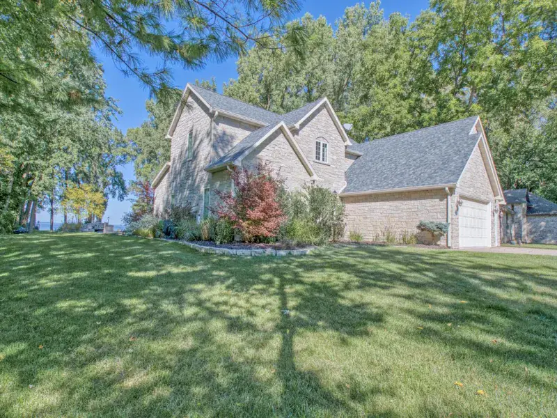 Listing picture for 5100 Streich LANE in Oshkosh