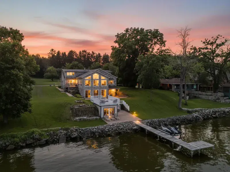 Listing picture for 3896 HIGHLAND SHORE LANE in Oshkosh