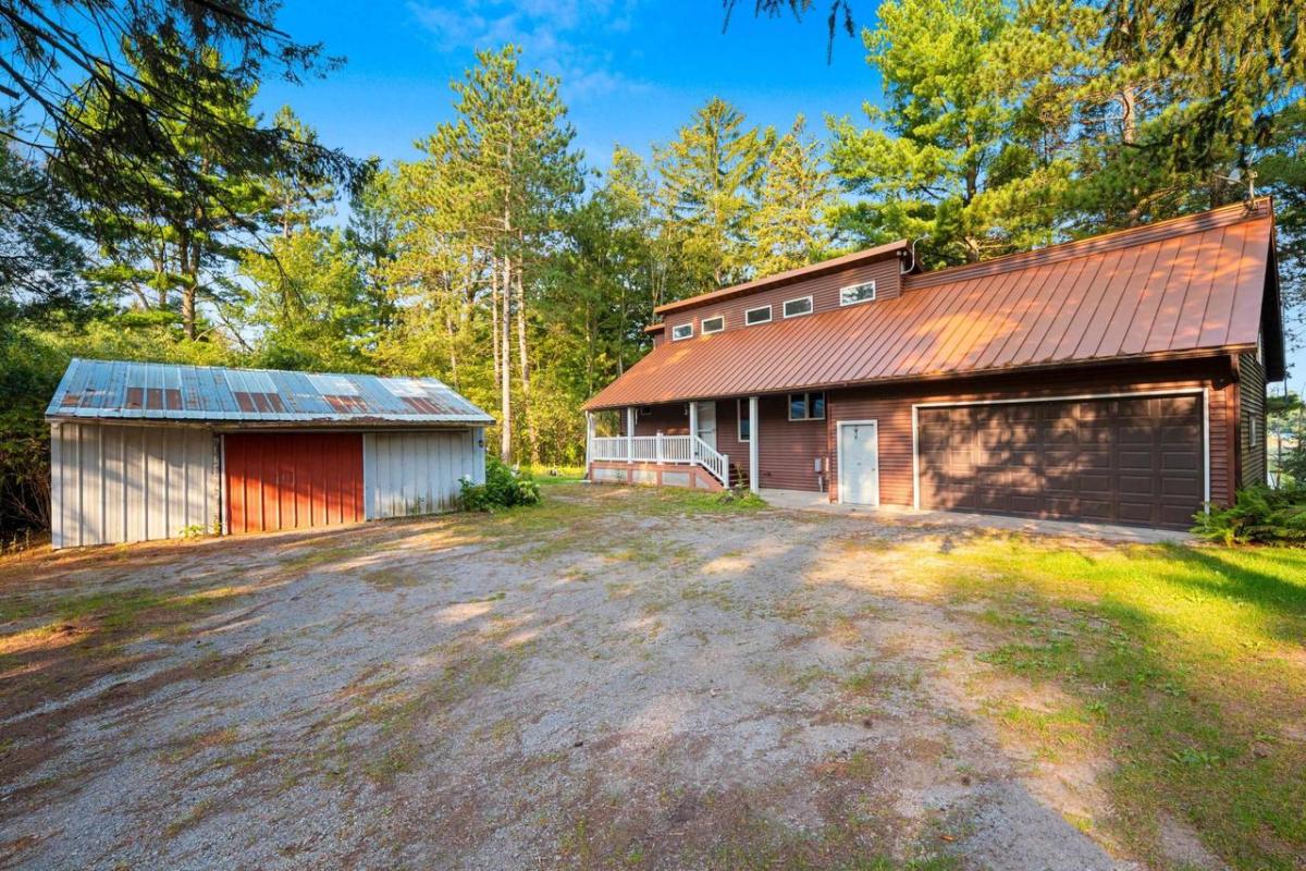 Listing picture for N6235 9TH AVENUE in Plainfield