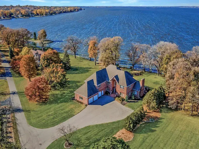 Listing picture for 3050 WALDWIC LANE in Oshkosh