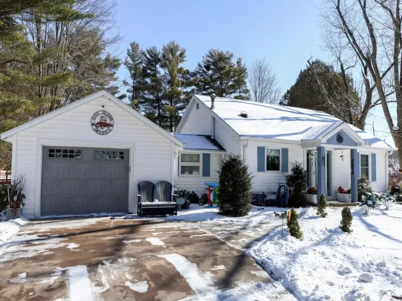 Listing picture for N6306 POND STREET in Manawa