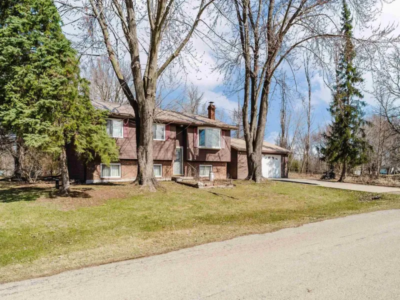 Listing picture for 8480 SHIRLEY COURT in Winneconne