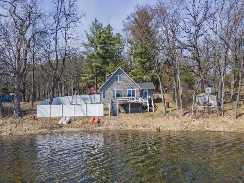 Listing picture for 1161 NORTH LAKE STREET in Hancock