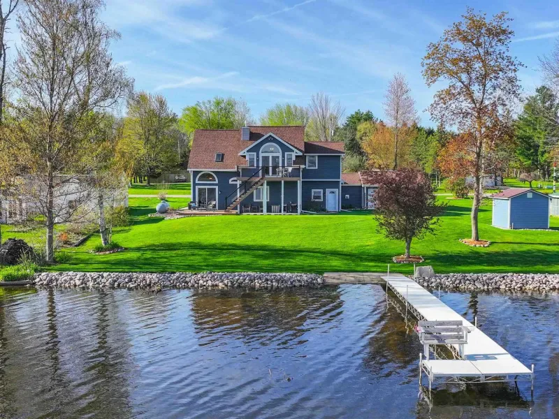Listing picture for E5694 WAUKAUNAKA STREET in Weyauwega