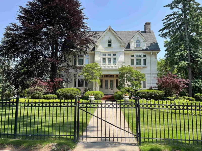 Listing picture for 402 E WISCONSIN AVENUE in Neenah