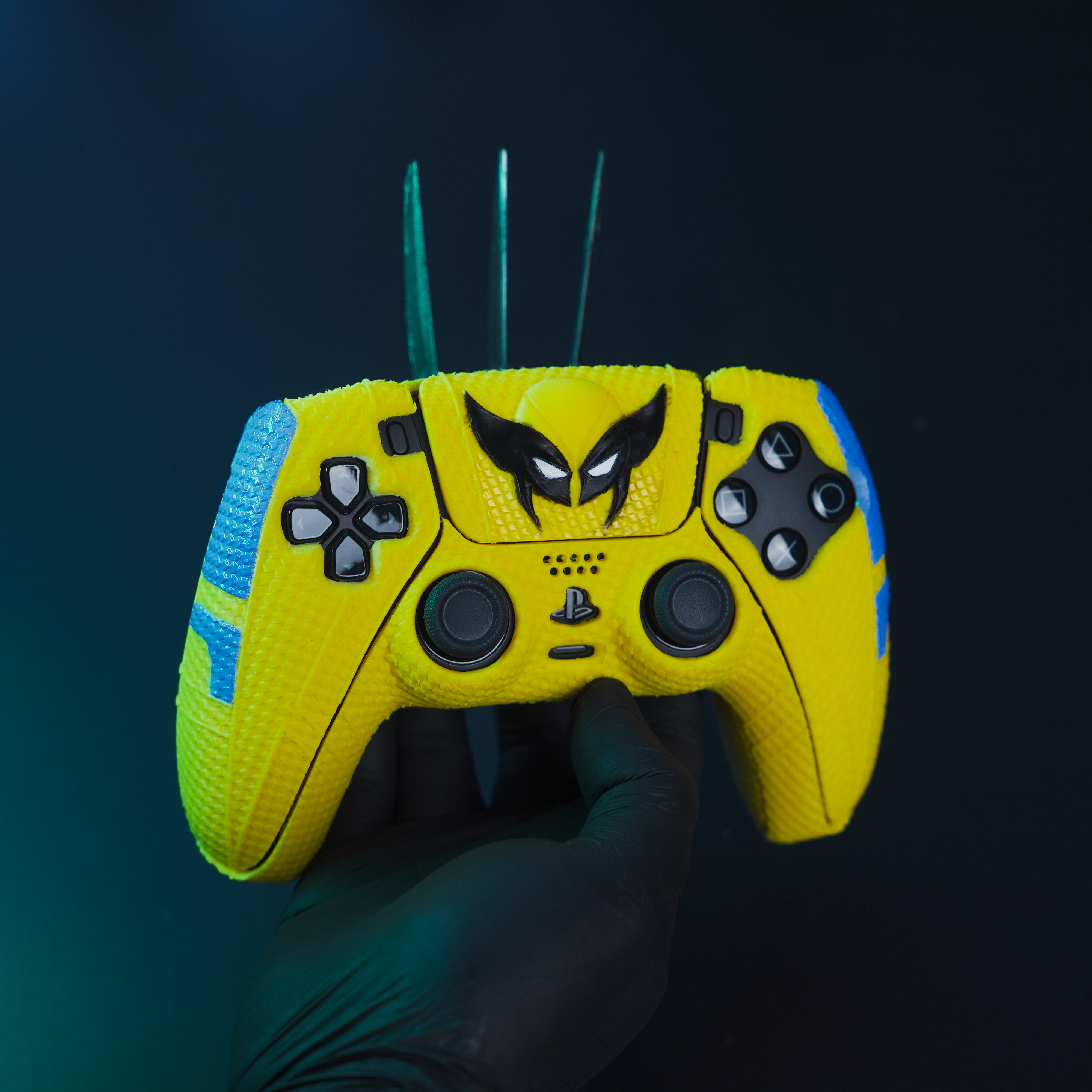 Wolverine’s PS5 Case Funny controllers