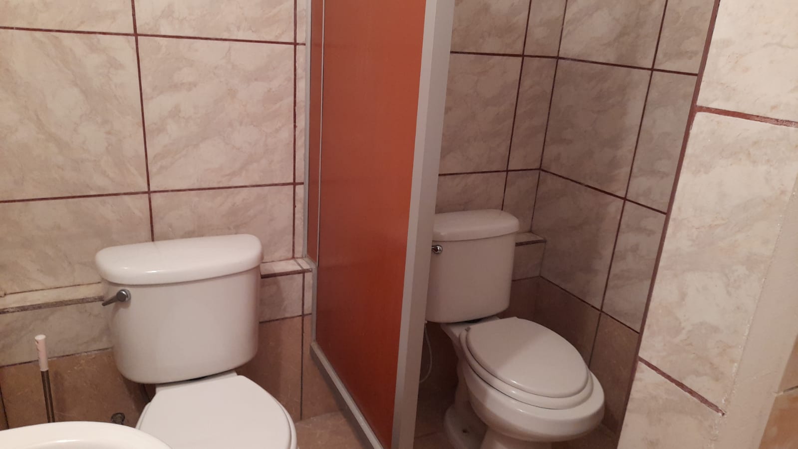 Baños independientes, Bayit Sameaj