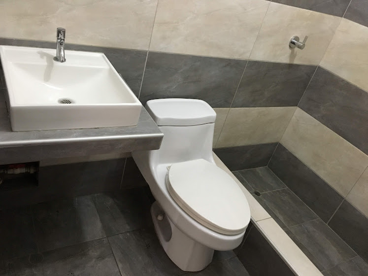 BAÑO VISITA I