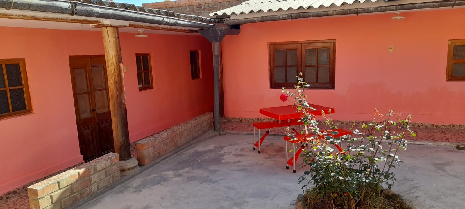 Patio central, Bayit Sameaj
