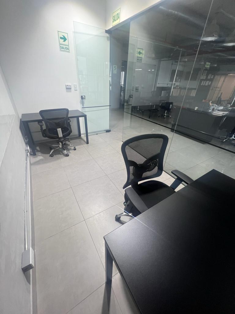 Ofi. 5 interior