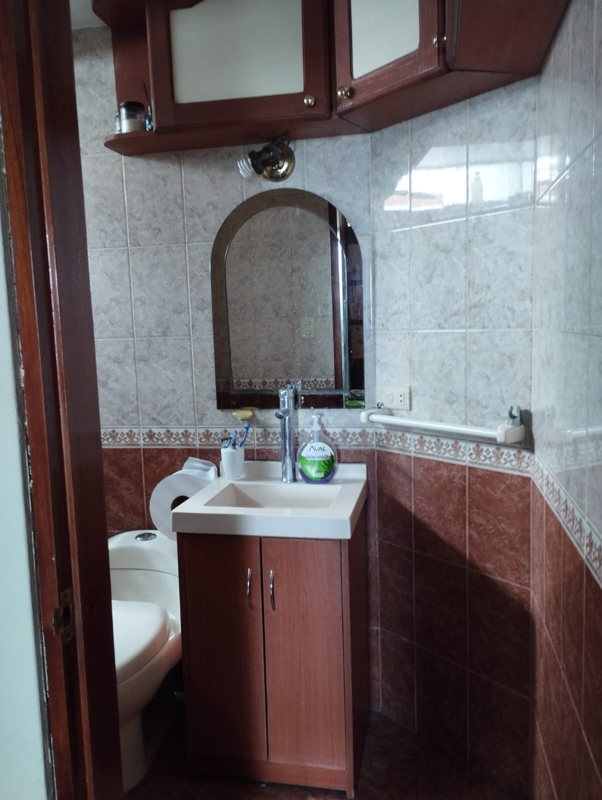 BAÑO DEL SEGUNDO CUARTO PRINCIAPAL