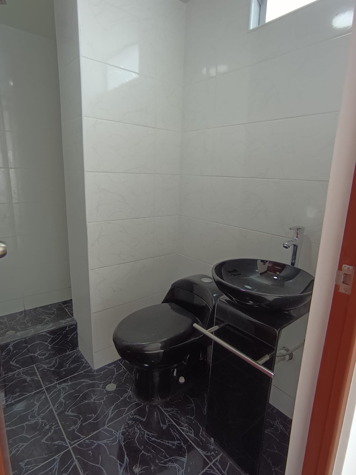 BAÑO DE DORMITORIO