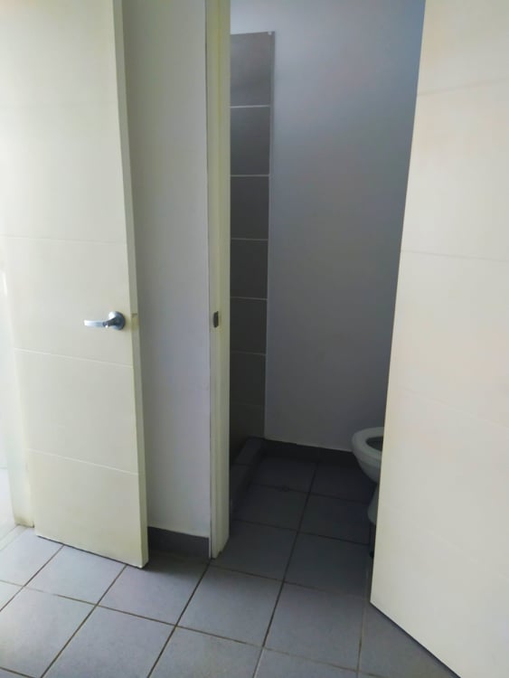 baño de servicio