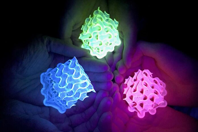 Super-bright fluorescent solids can be 3D printed in any shape