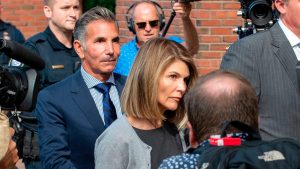 judge-calls-supposed-detective-misbehavior-in-lori-loughlin-case-major-and-troubling.JPG Judge calls supposed detective misbehavior in Lori Loughlin case ‘major and troubling’