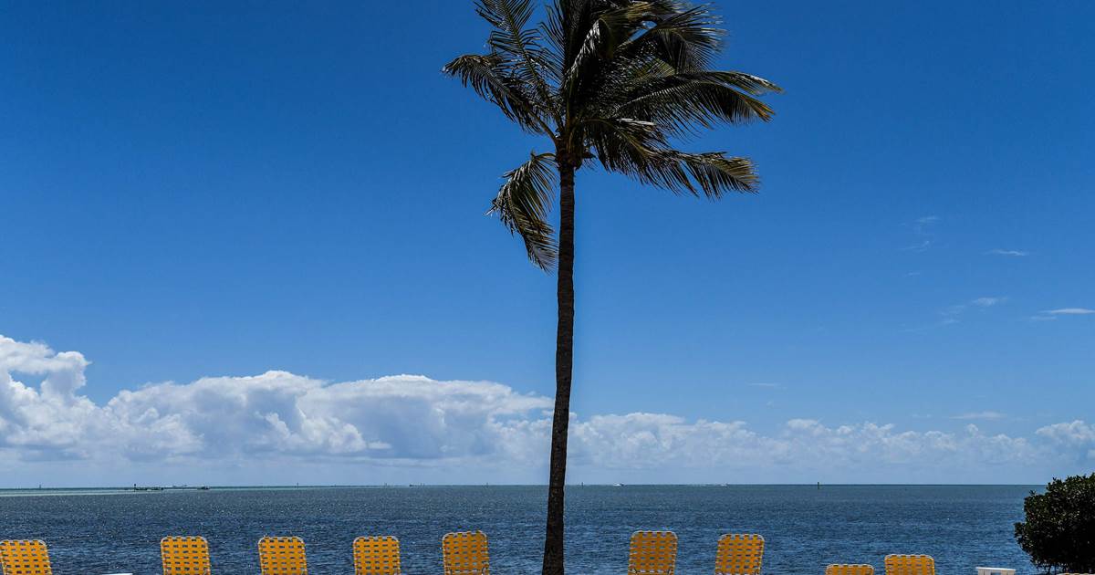 Floridians return to beaches as state starts to loosen coronavirus limitations