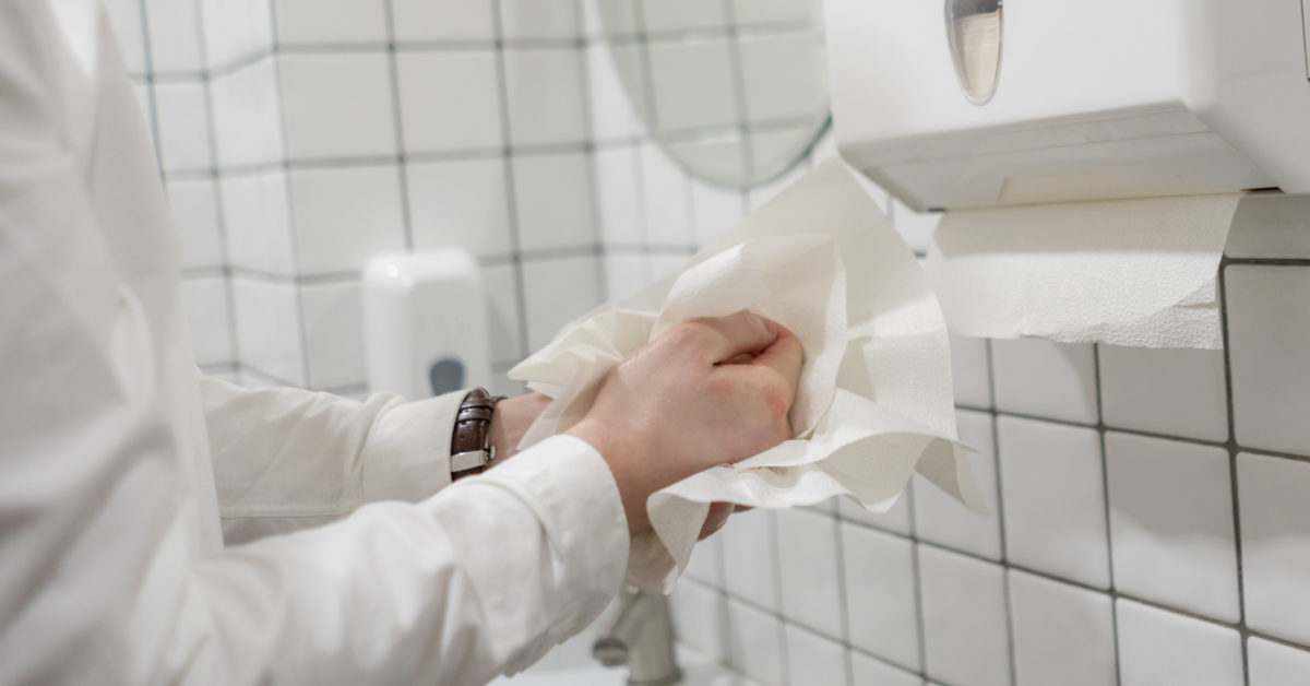 Paper towels much better at removing viruses than jet dryers