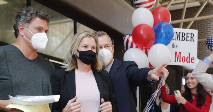 salon-owner-jailed-for-reopening-during-texas-lockdown-released-after-governor-intervenes.jpg Salon owner jailed for reopening during Texas lockdown released after governor intervenes
