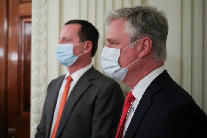 White House staffers told to wear masks after coronavirus outbreak