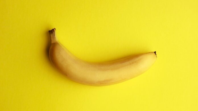 Banana rotting in desk drawer during coronavirus shutdown ‘makin me feel anxious,’ employee tweets