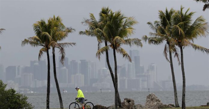 Tropical Storm Arthur forms off Florida, inches towards East Coast