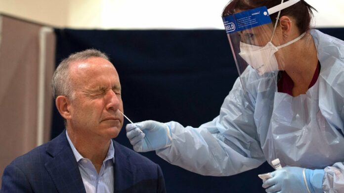 Watch Sacramento mayor get tested for coronavirus at new test site in Oak Park