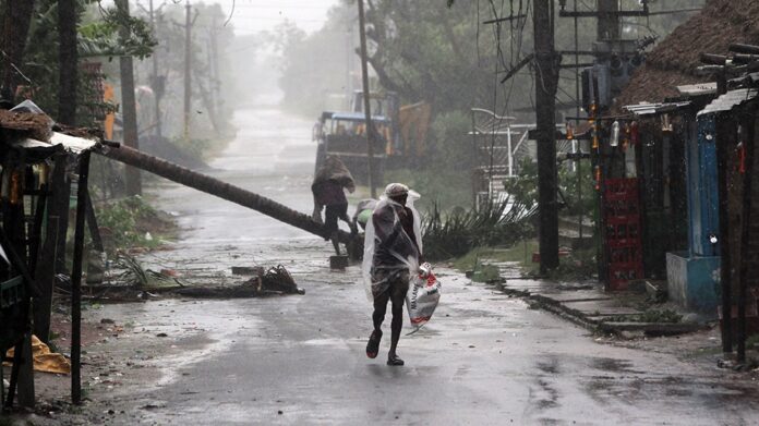 Millions brace as Cyclone Amphan batters India, Bangladesh coasts