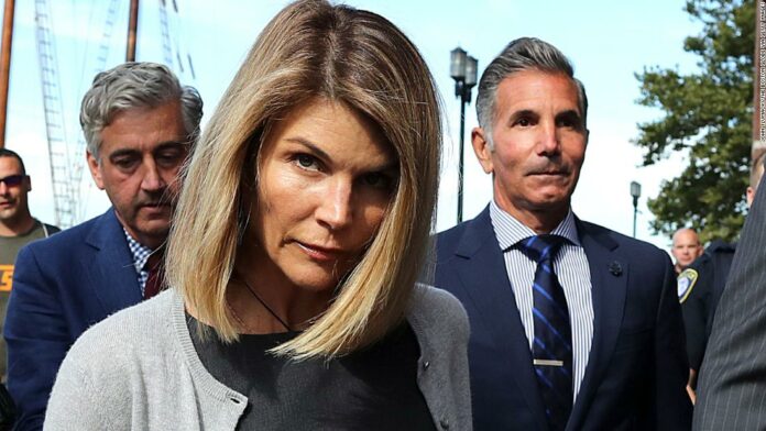 lori-loughlin-and-mossimo-giannulli-agree-to-plead-guilty-in-college-admissions-scam.jpg Lori Loughlin and Mossimo Giannulli agree to plead guilty in college admissions scam