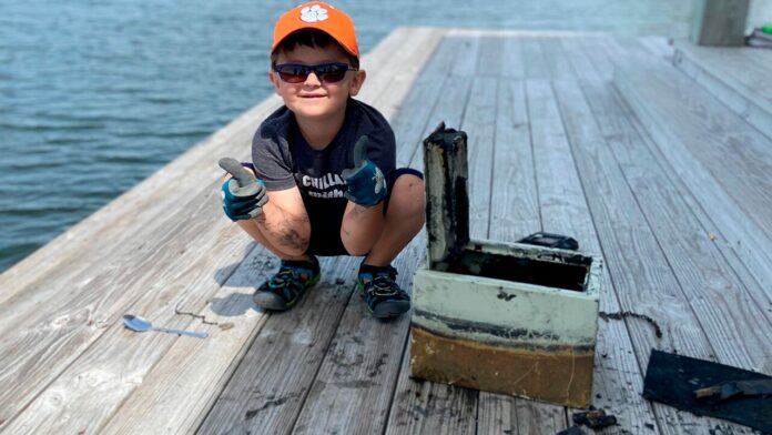 South Carolina boy, 6, reels in sunken safe, helps break robbery case open