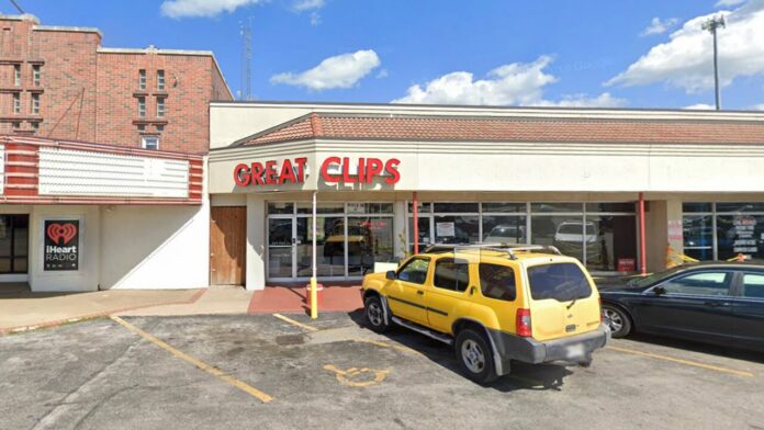 Missouri hairstylist went to work with coronavirus symptoms, exposed 91 clients, co-workers: officials