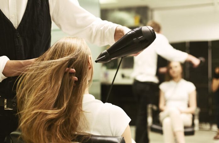 2 Missouri hairstylists potentially exposed over 100 clients to coronavirus