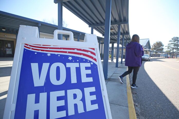 Federal judge strikes down restrictions on Florida felon voting