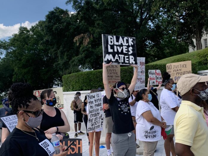 Large crowd rallies at Alabama Capitol, protests death of George Floyd