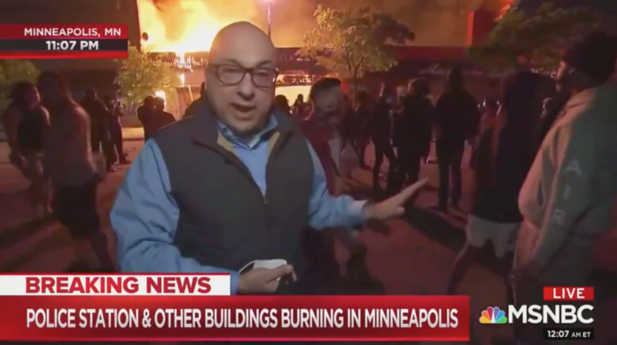 MSNBC’s Ali Velshi says situation not ‘generally speaking unruly’ while standing outside burning building