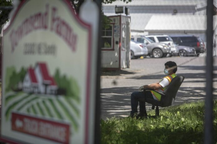 Oregon pledges to disclose coronavirus outbreaks at workplaces after transparency called into question