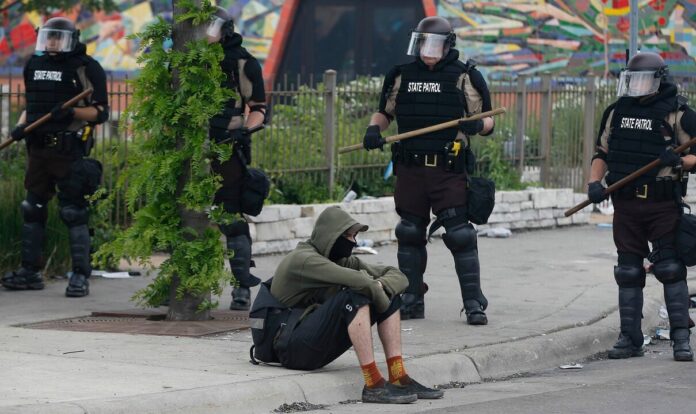 Twin Cities simmer as rioters ignore curfews imposed to prevent destruction