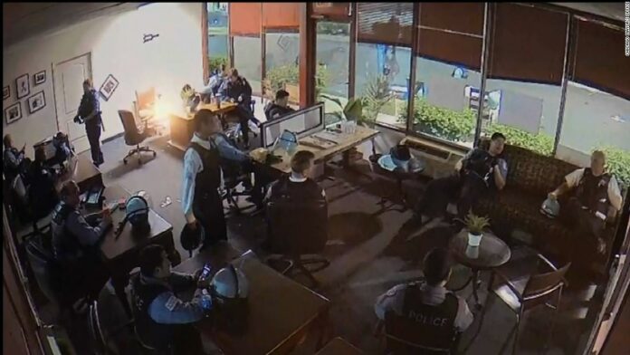 13 Chicago officers lounged in a congressman’s office during demonstrations and violence, security video shows