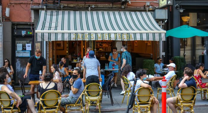 A Guide To Phase 2 Outdoor Dining: Rules, Etiquette & Advice From An Epidemiologist