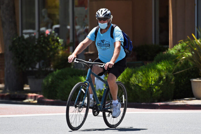coronavirus-cases-down-as-californians-must-wear-face-masks-in-public.jpg Coronavirus cases down as Californians must wear face masks in public