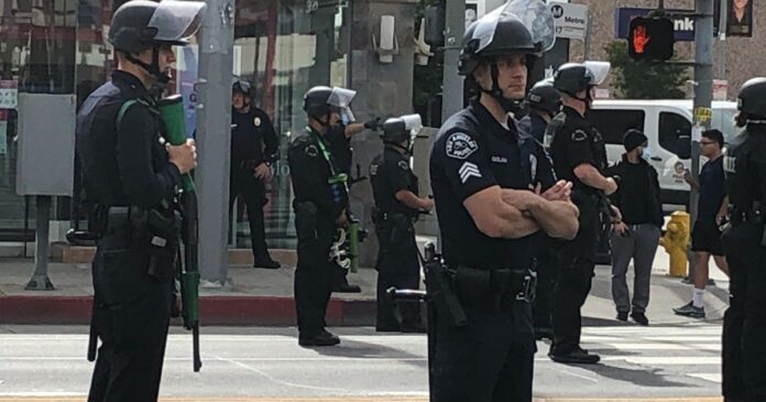 Looting reported in Van Nuys amid peaceful protests