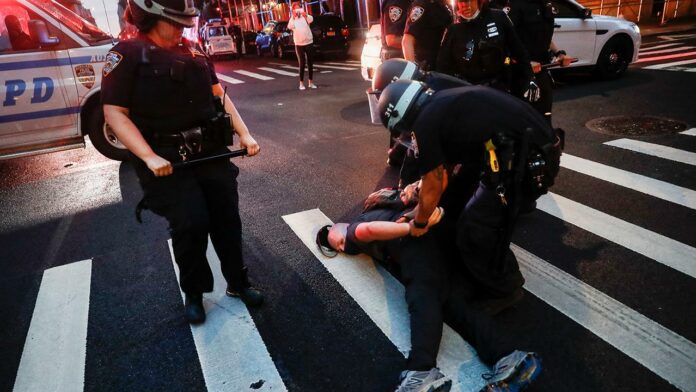 NYC detectives’ union turns the tables, vows to sue George Floyd rioters who attack officers