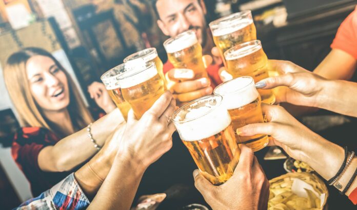 Study suggests moderate drinking may have benefits