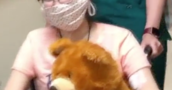 24-year-old-coronavirus-miracle-patient-who-was-close-to-death-leaves-hospital-after-79-days.png 24-year-old coronavirus “miracle patient” who was “close to death” leaves hospital after 79 days