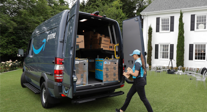 Amazon driver abandons delivery van, says he quits in viral tweet