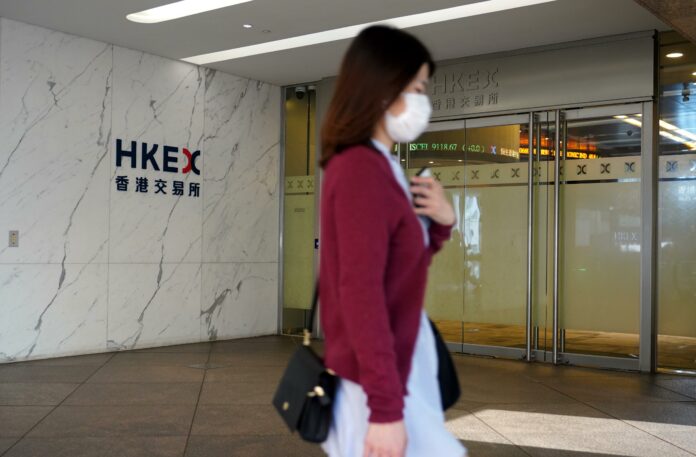 Asia stocks mostly higher as hopes for a coronavirus vaccine rise