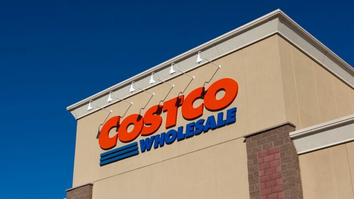 ‘Costco Karen’ throws fit over face mask policy, Twitter video shows